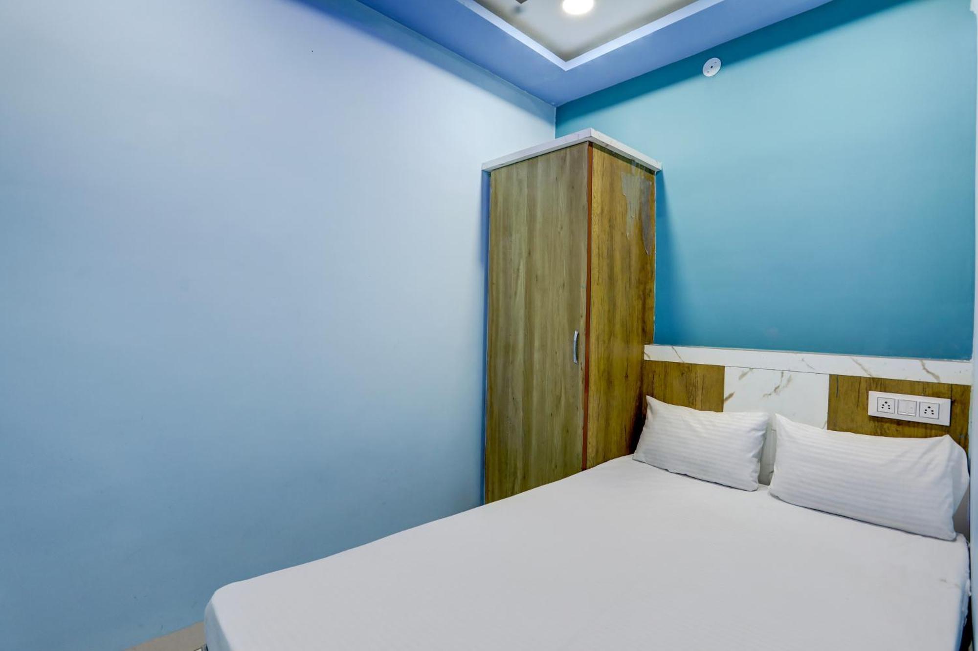 Spot On Hotel Ronak Place Индаур Экстерьер фото